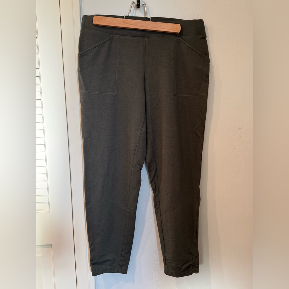 J. Jill Dark Olive Capri Pants size S Petite